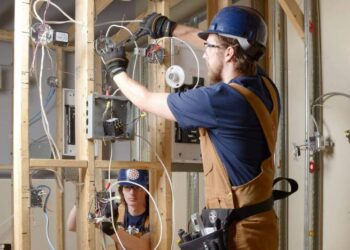 How to Find a Good, Reliable Electrician - Live Enhanced